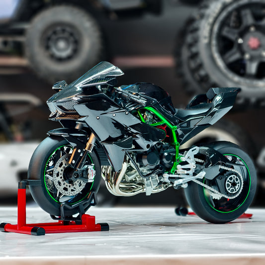 Kawasaki H2R 1/6 Scale Diecast Model with Light & Smoke – Premium Superbike